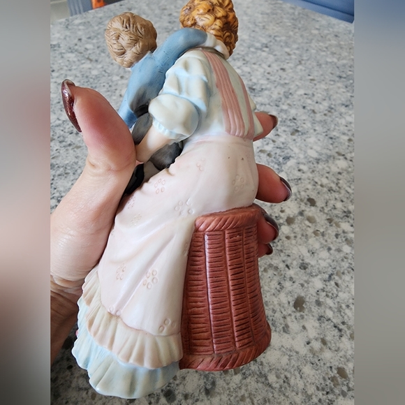 Vintage Homco 'Storytime' figurine, 1460, 6" tall. EUC - Picture 4 of 6